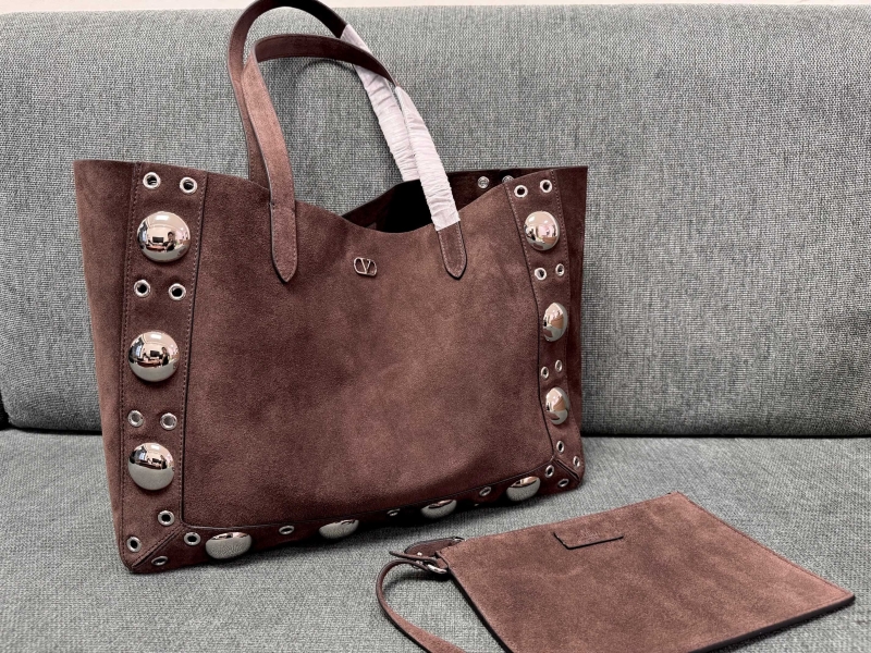 Va1e*ntin0 shopping bag